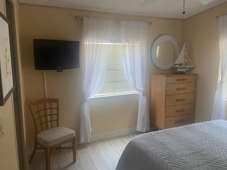 Island Oasis ~ Your Paradise Awaits! Holiday home