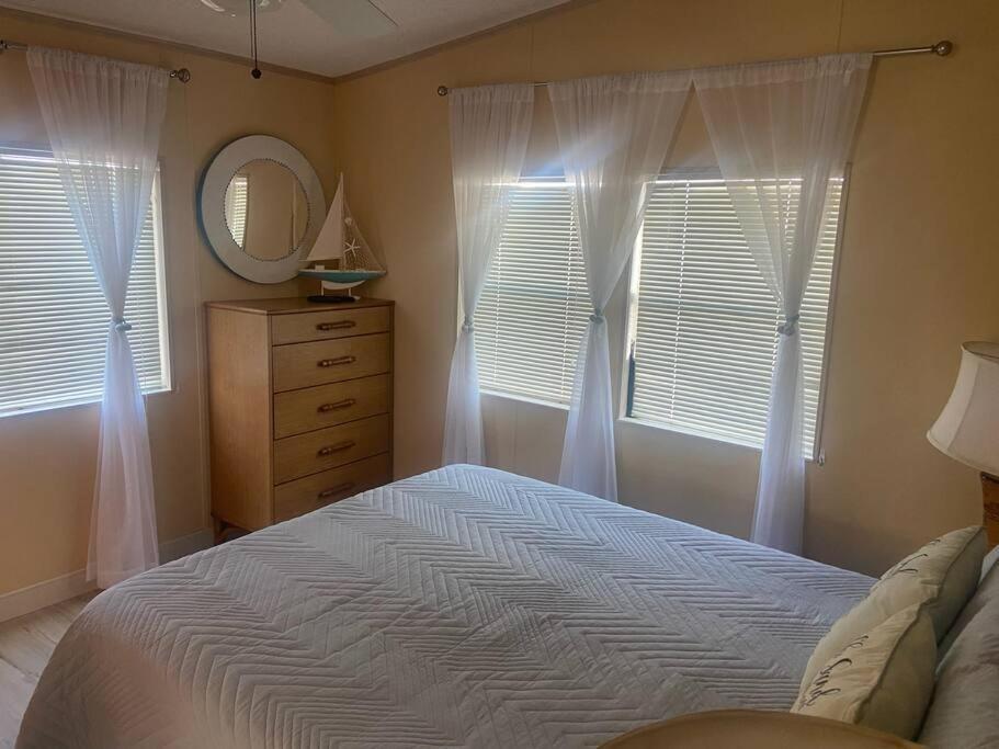 Island Oasis ~ Your Paradise Awaits! Holiday home Cudjoe Key