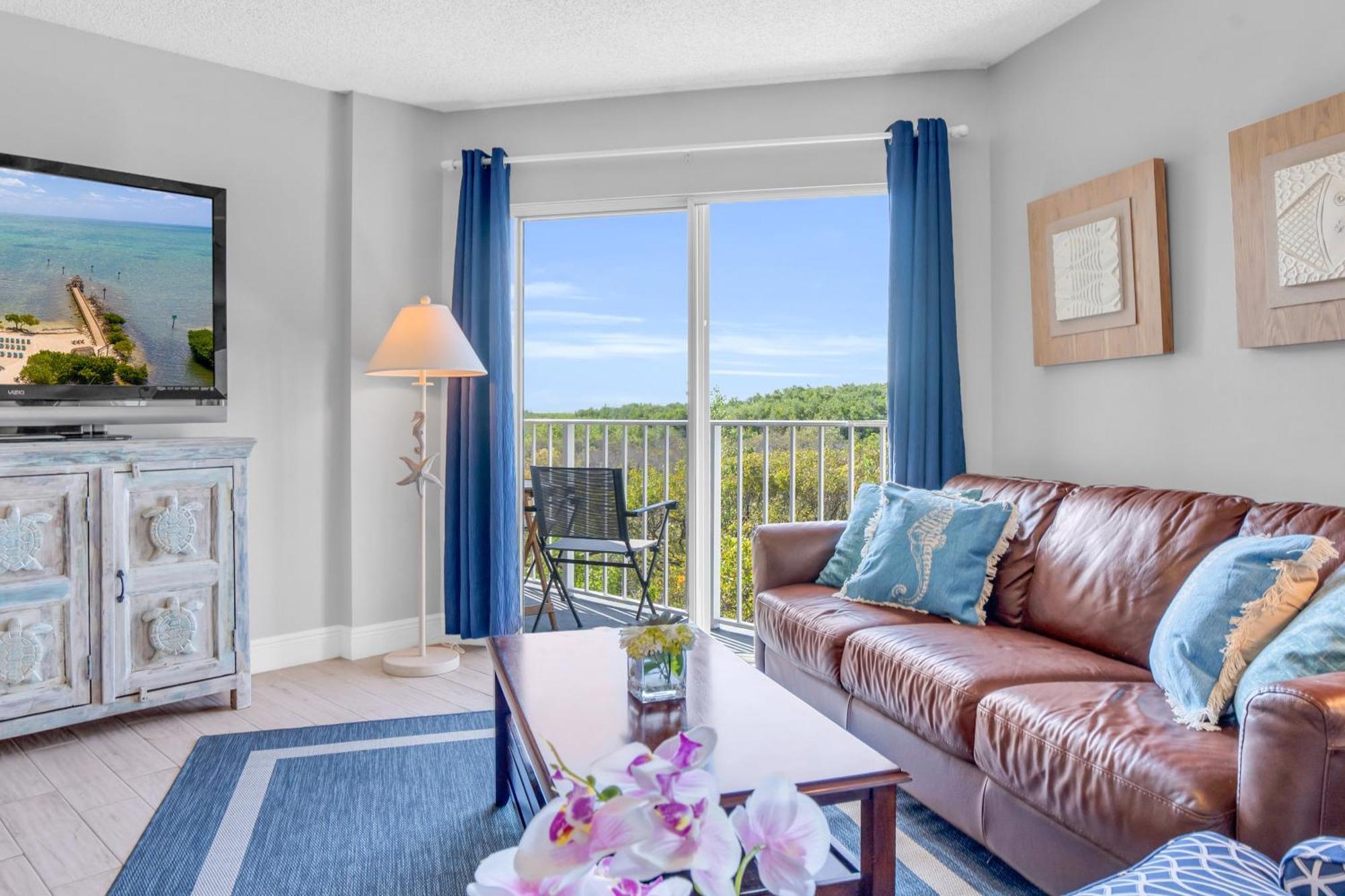 Apartment Oceanfront Paradise Awaits *