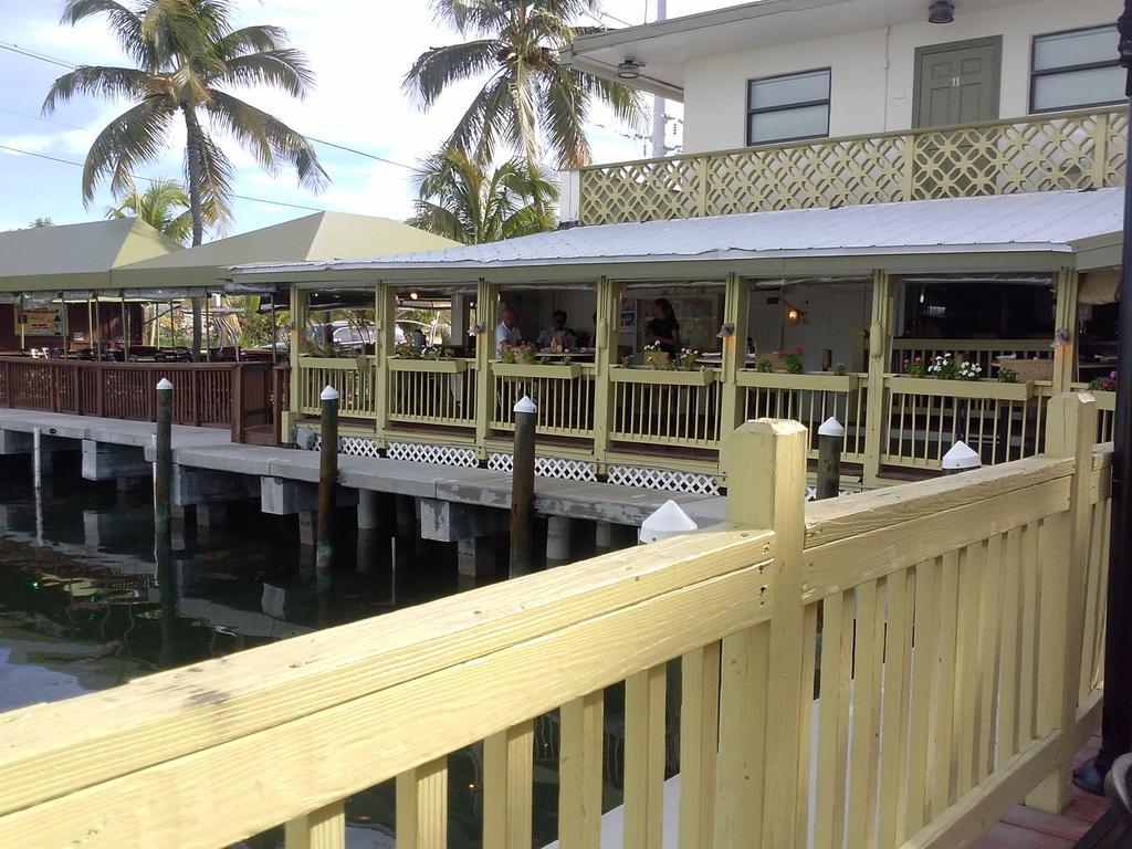 Smugglers Cove And Marina Resort