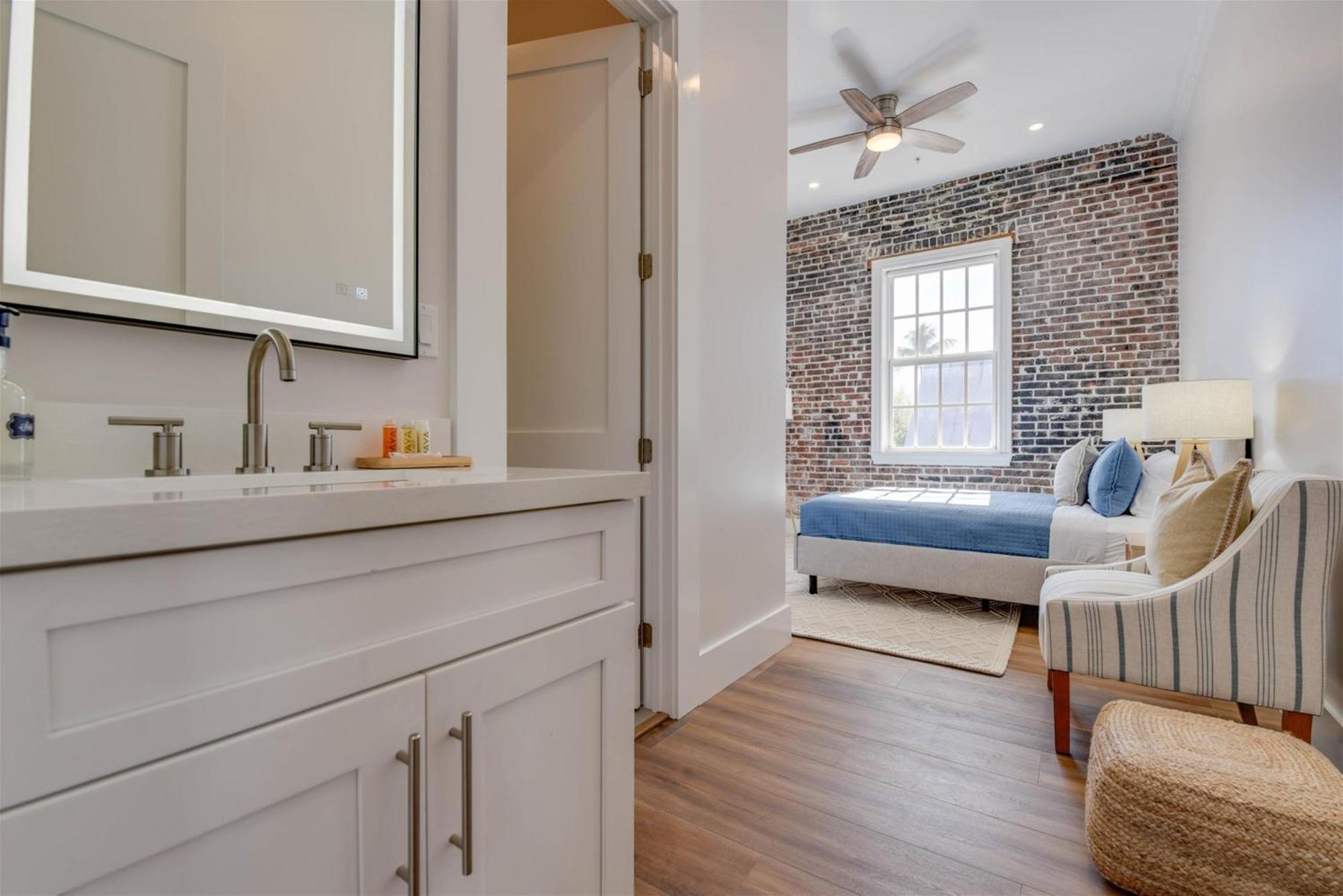 Holiday home Luxury 4bdr/4ba Penthouse *