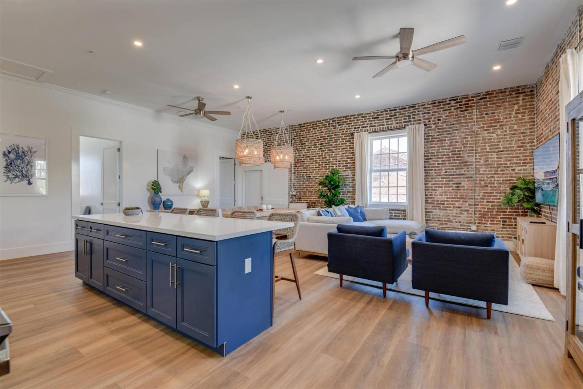 Luxury 4bdr/4ba Penthouse *