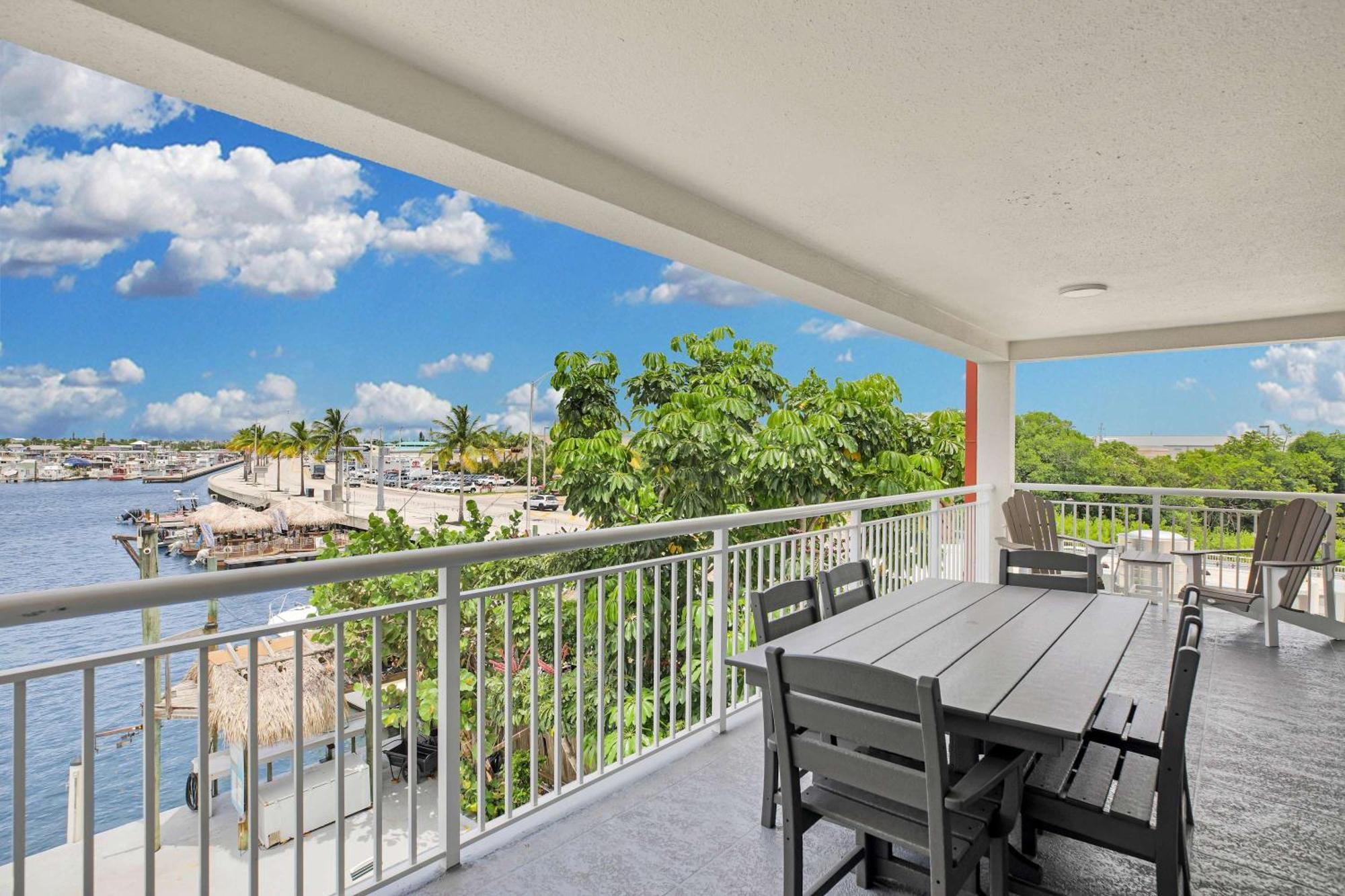 Holiday home Eleuthera - 2x2 Fully Updated Old Town Waterfront Corner Key West