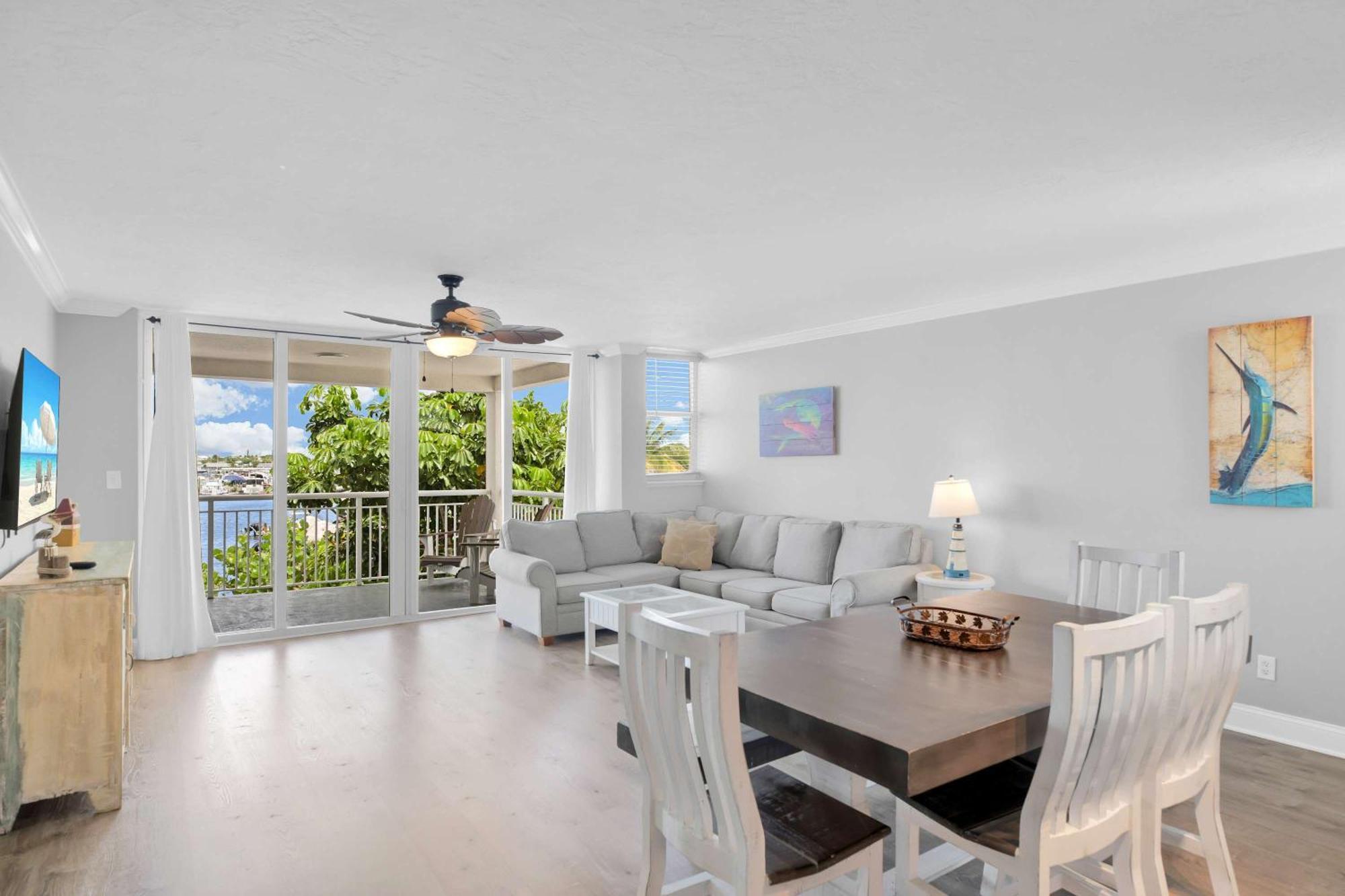 Eleuthera - 2x2 Fully Updated Old Town Waterfront Corner *