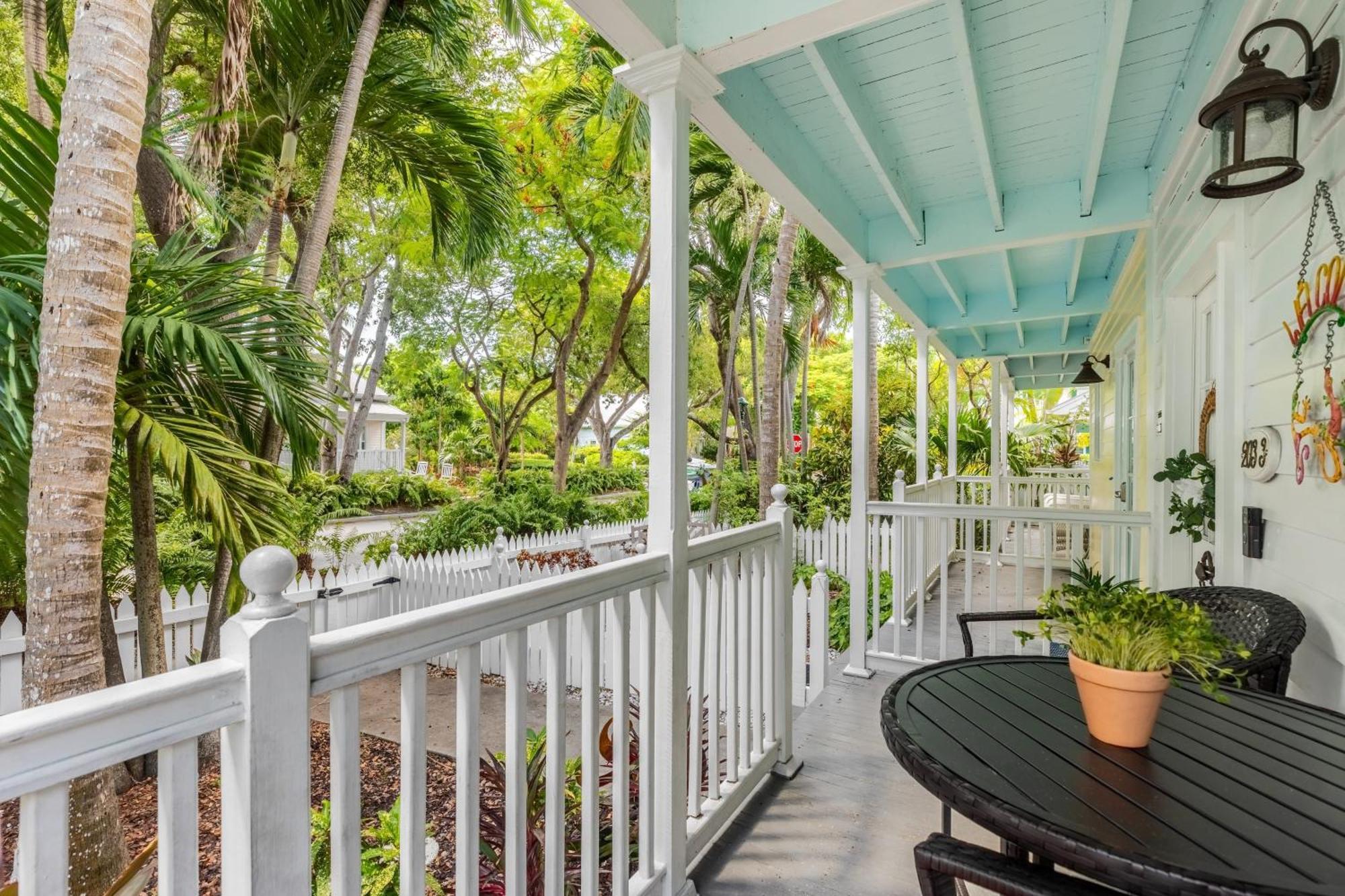 Holiday home Southard Getaway By Avantstay W Covered Patio Great Location Shared Pool Week Long