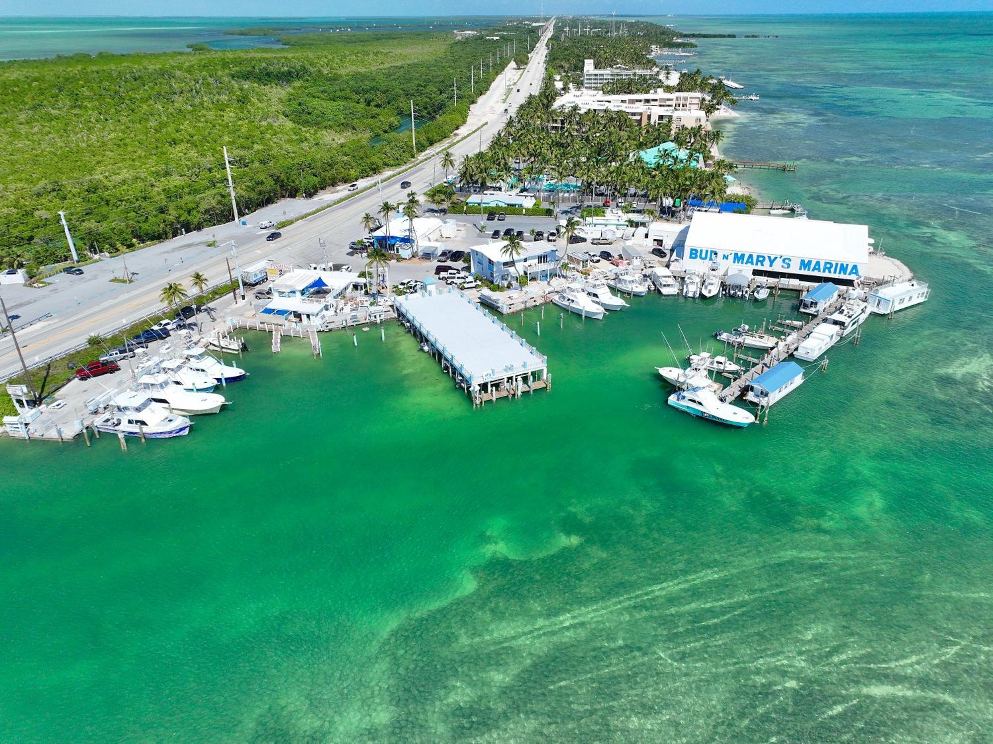 Resort N' Mary's Marina