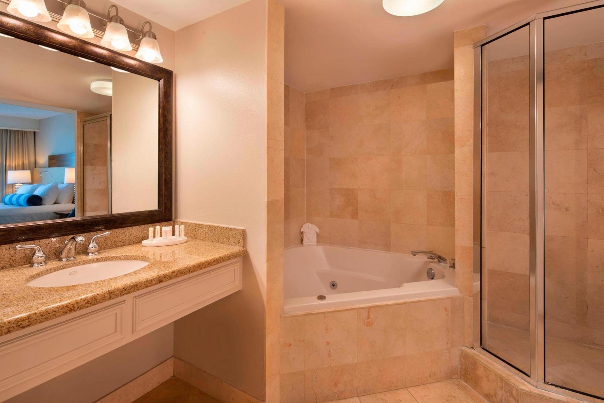 Courtyard By Marriott Hotel