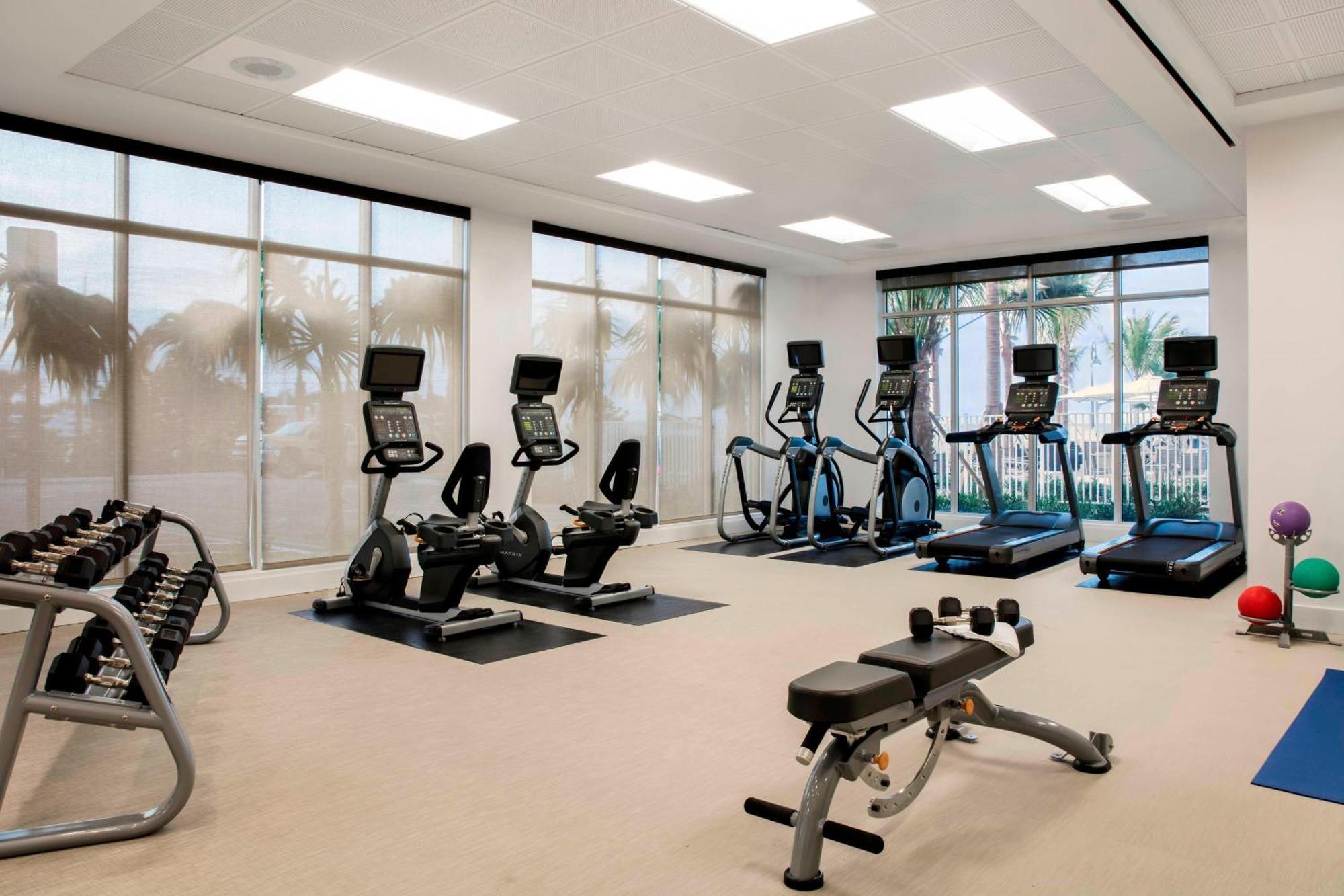 Hotel Courtyard By Marriott Faro Blanco