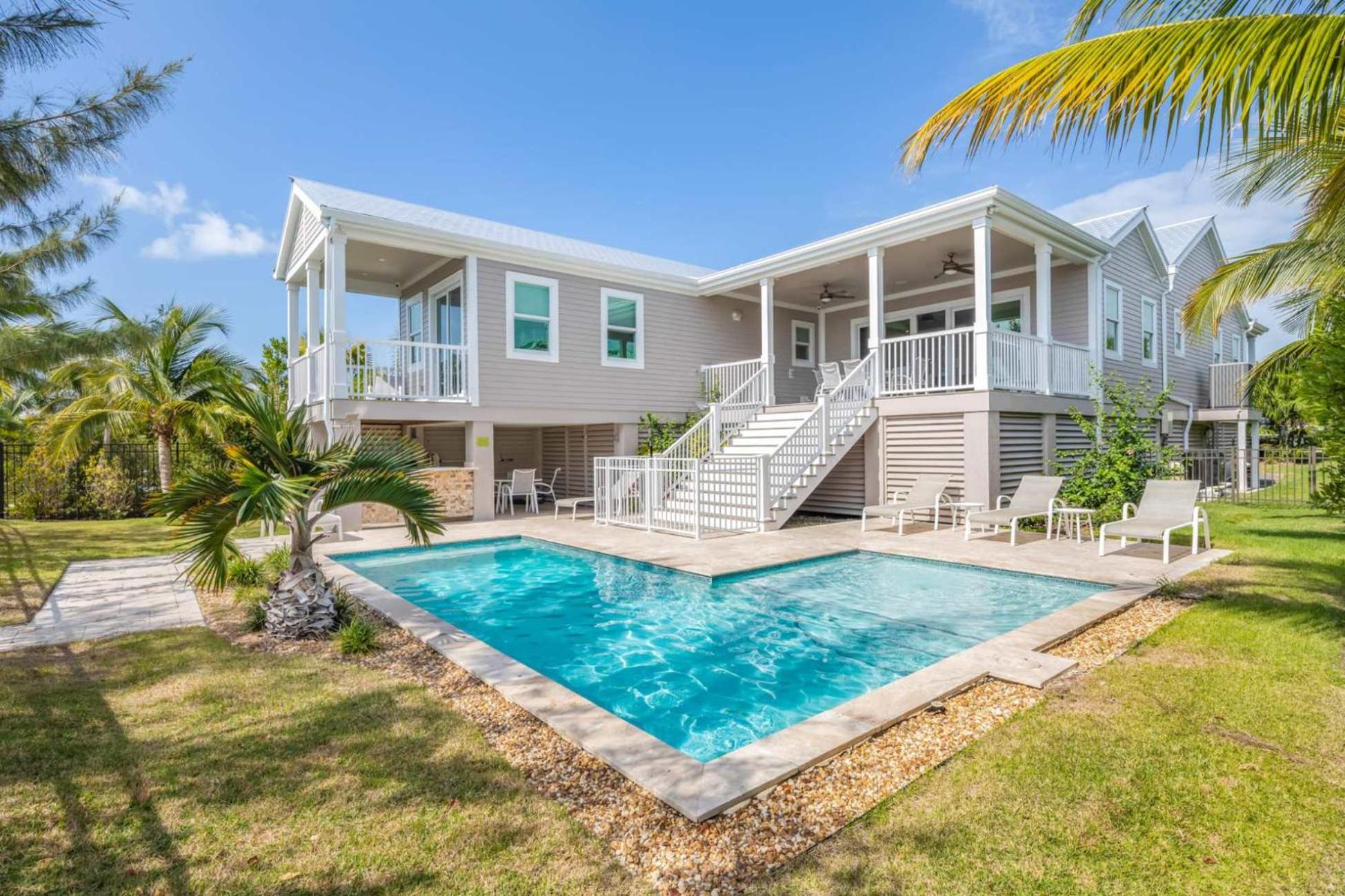 Aquaria House -pool & Boat Dock Key West
