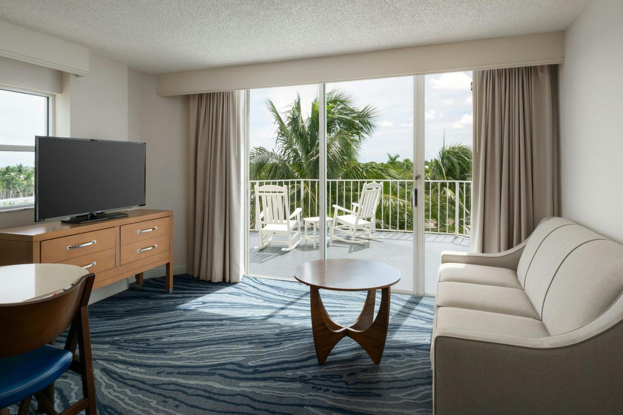 Courtyard By Marriott Hotel