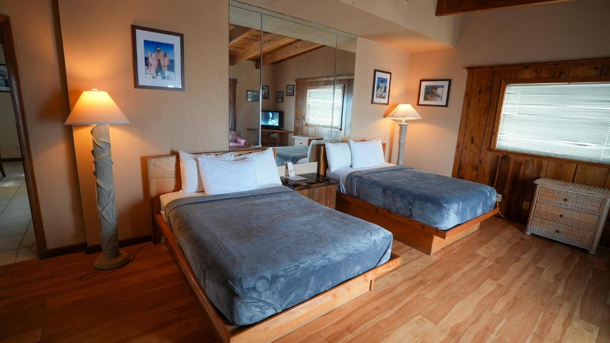 N' Mary's Marina Resort