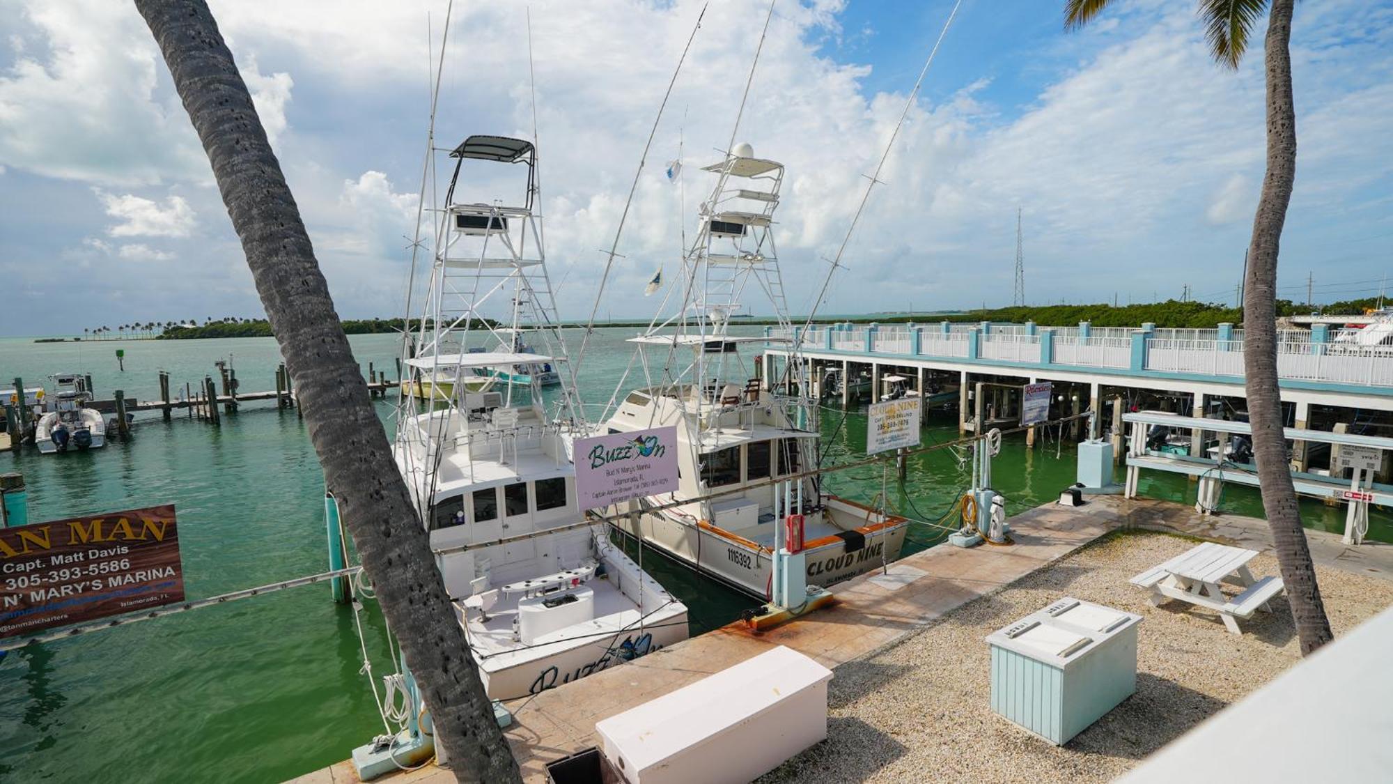 Resort N' Mary's Marina