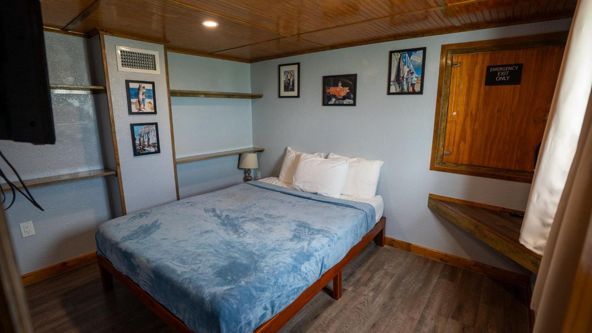 N' Mary's Marina Resort *