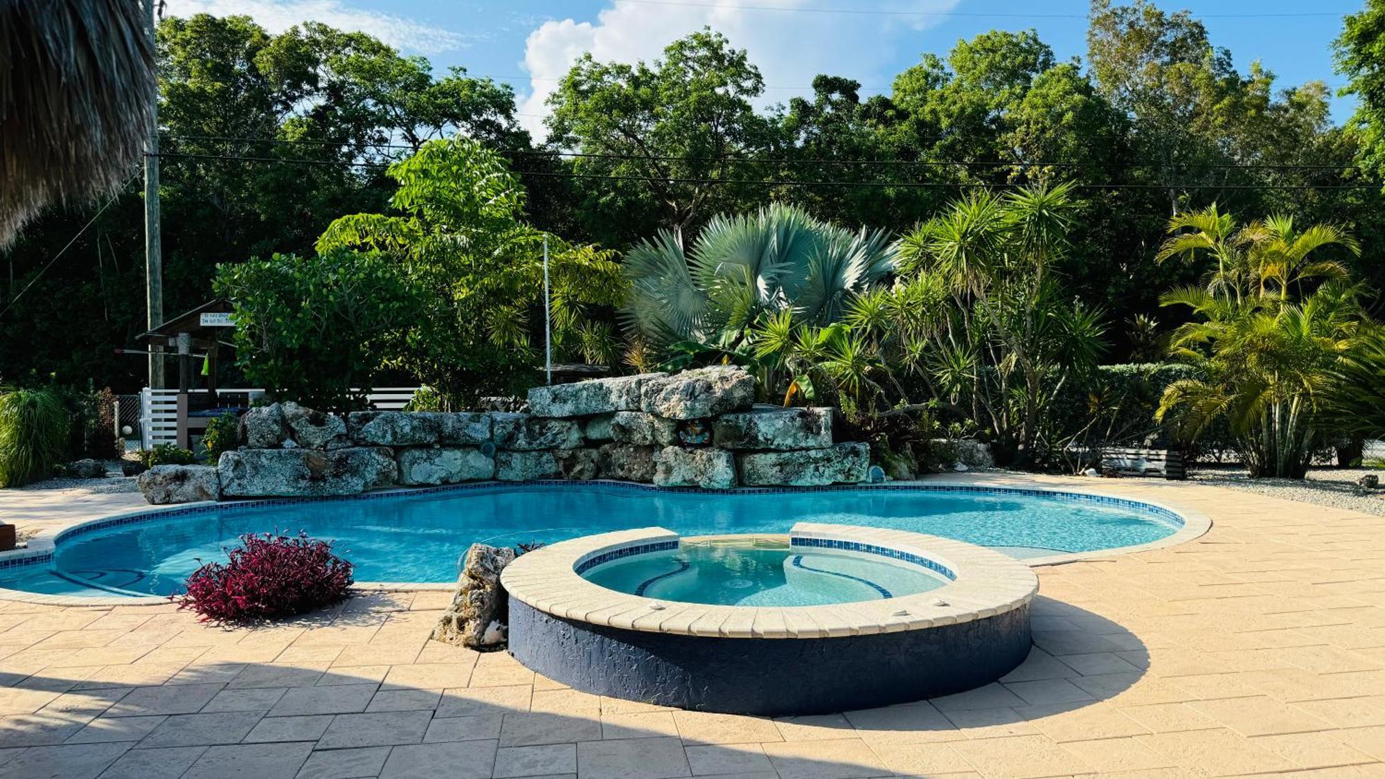 Island Breeze * Key Largo
