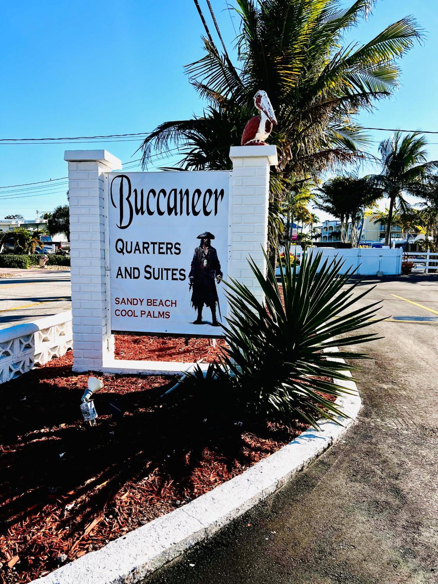 Motel Buccaneer Quarters And 2*