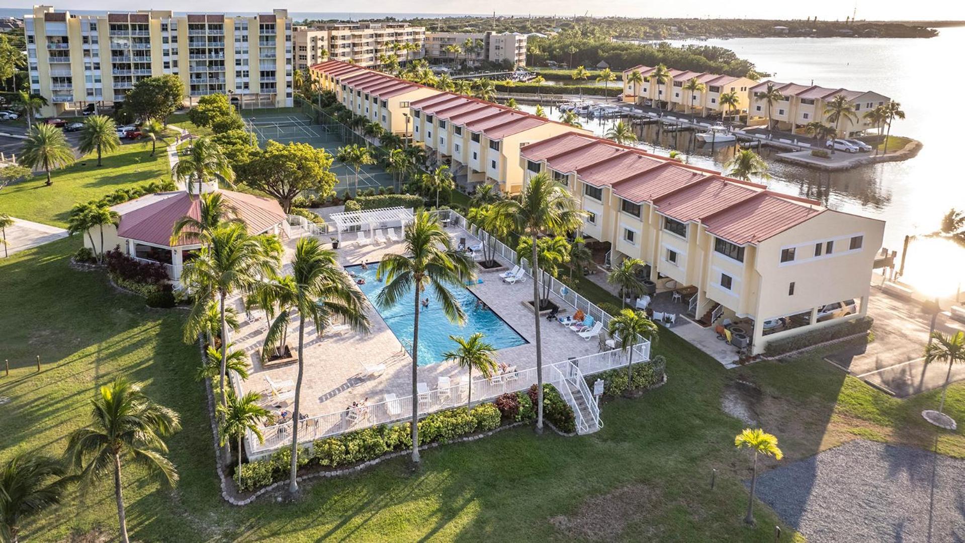 Seas The Day Townhome *