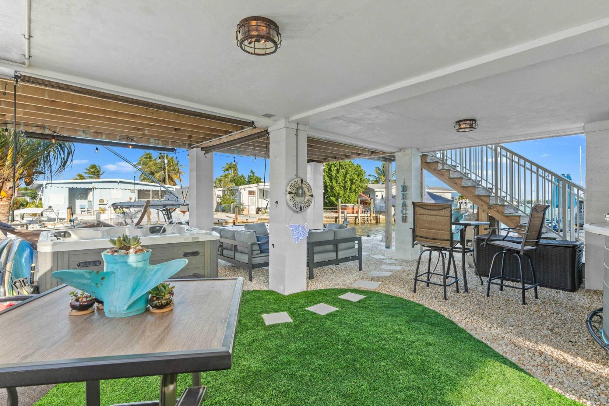 Mermaid Manor Waterfront Haven Hot Tub Dock *