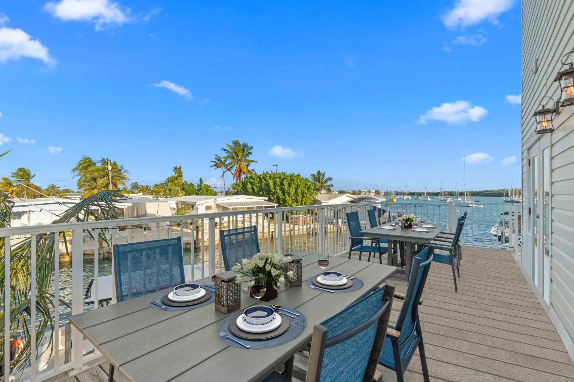 Mermaid Manor Waterfront Haven Hot Tub Dock *