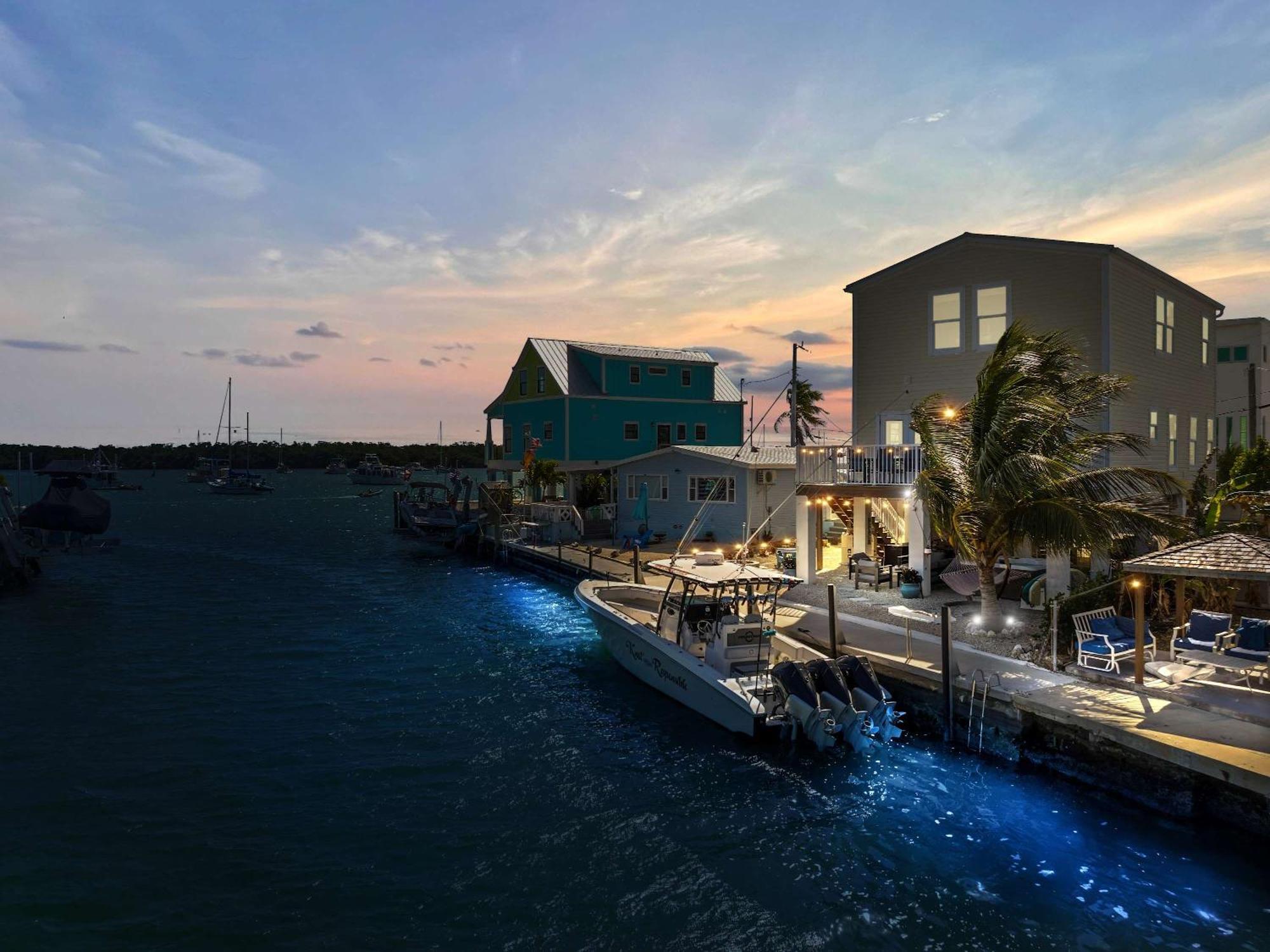Holiday home Mermaid Manor Waterfront Haven Hot Tub Dock Marathon
