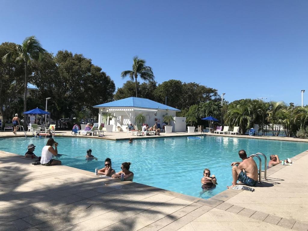 Tropical Daze Oceanfront Paradise Tavernier