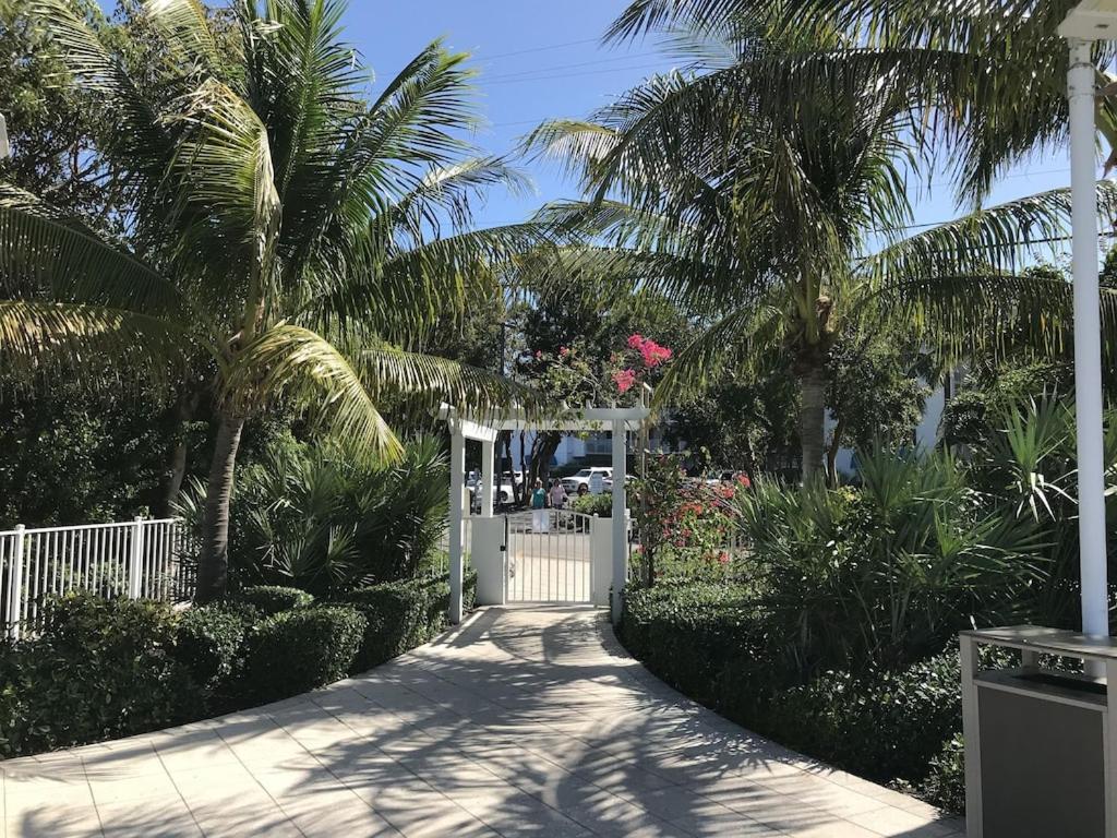 Tropical Daze Oceanfront Paradise * Tavernier