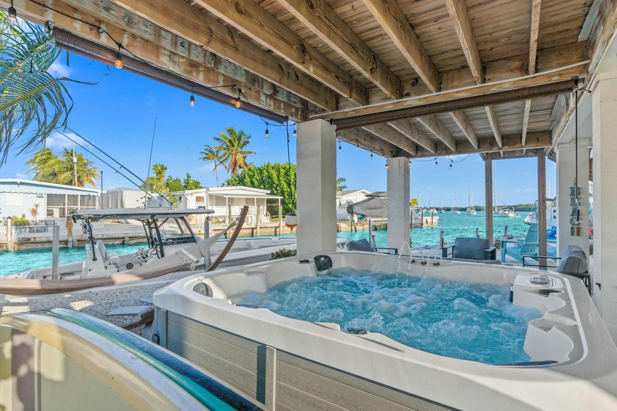 Holiday home Mermaid Manor Waterfront Haven Hot Tub Dock