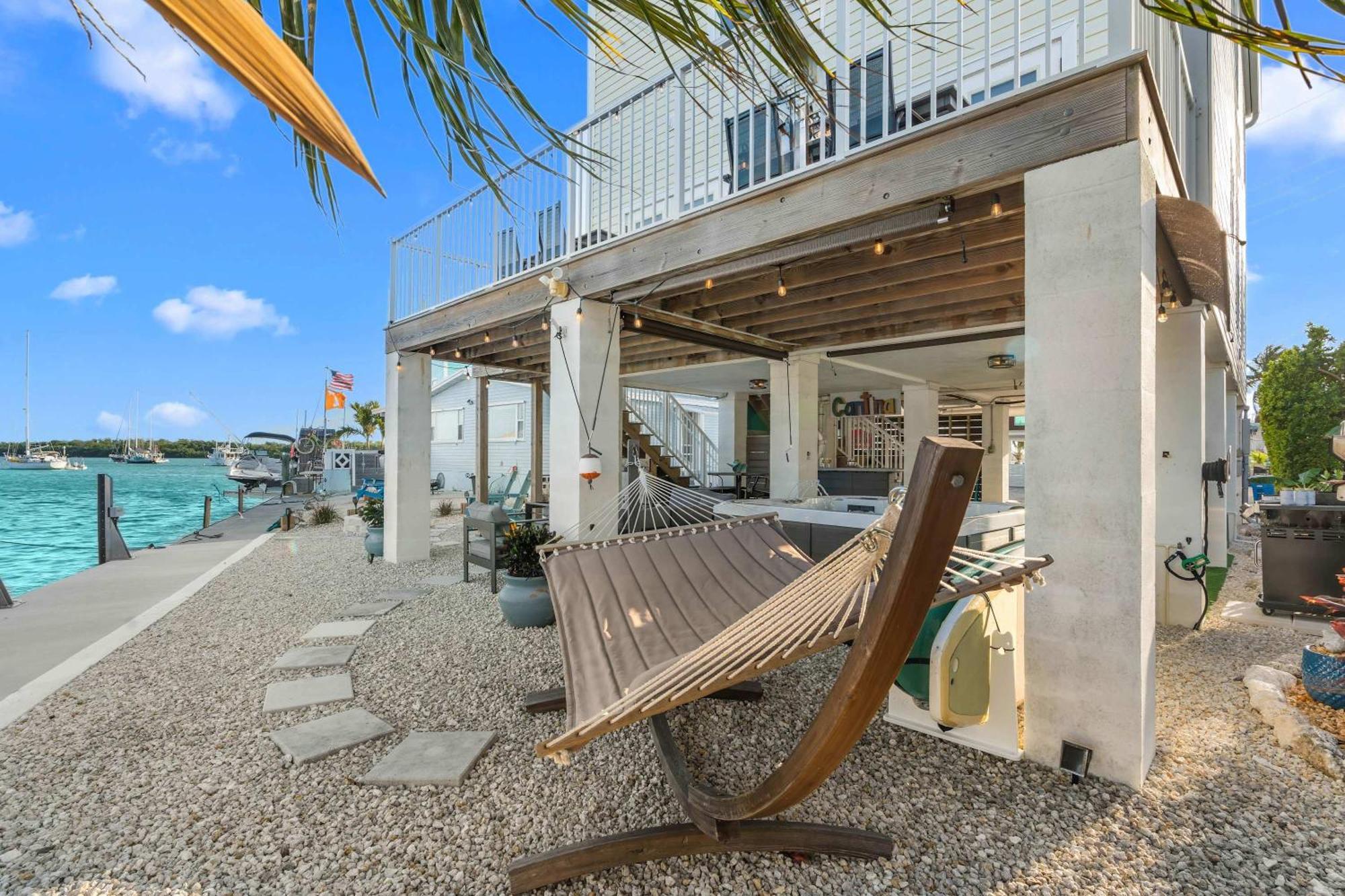 Mermaid Manor Waterfront Haven Hot Tub Dock Holiday home *