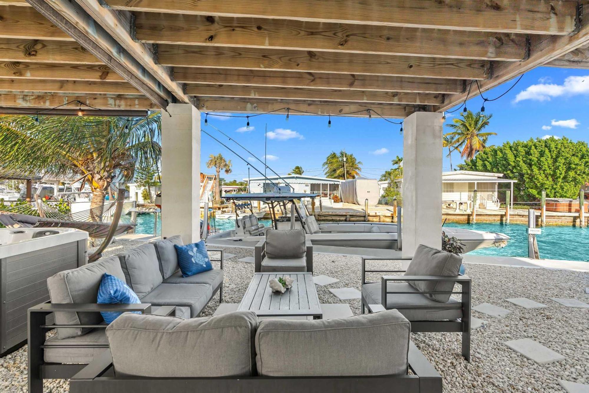 Holiday home Mermaid Manor Waterfront Haven Hot Tub Dock