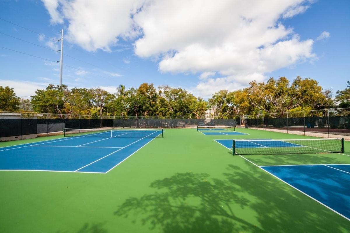 Vacay Vibes-2 Pools, Beach, Pickleball, Coffee Bar, Food Truck Holiday home Key Largo