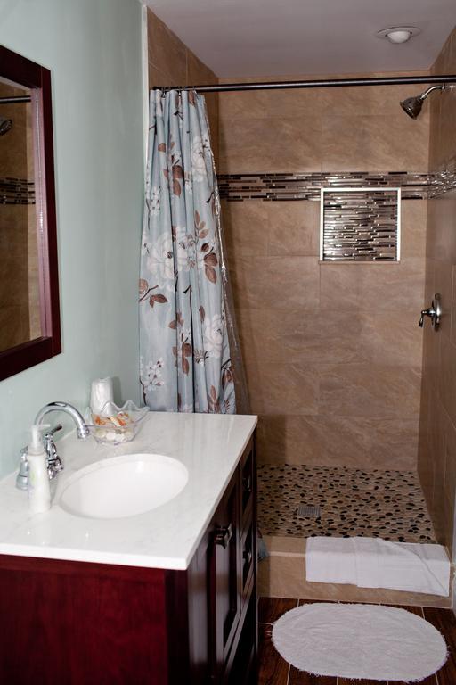 Seaport Guest house 2*