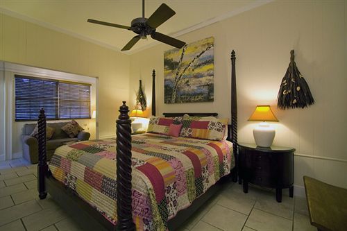 L'habitation Guesthouse- Adult Exclusive Bed & Breakfast Key West