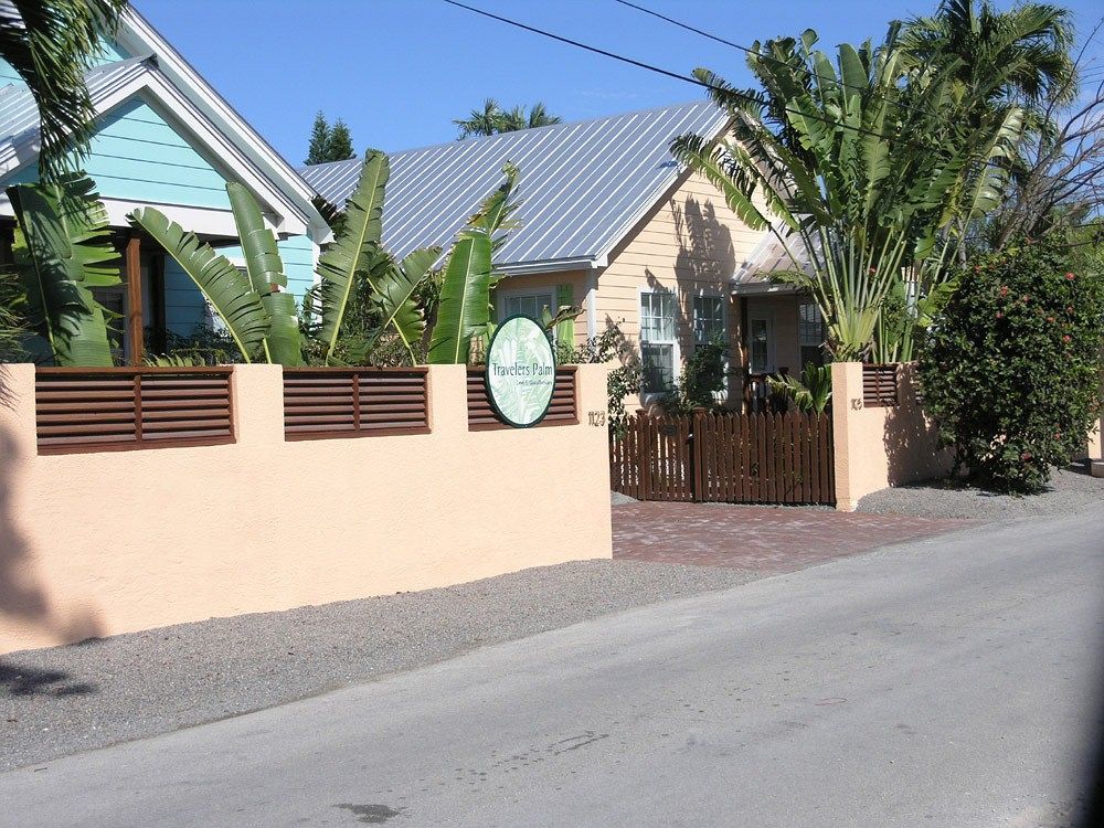 Inn Travelers Palm