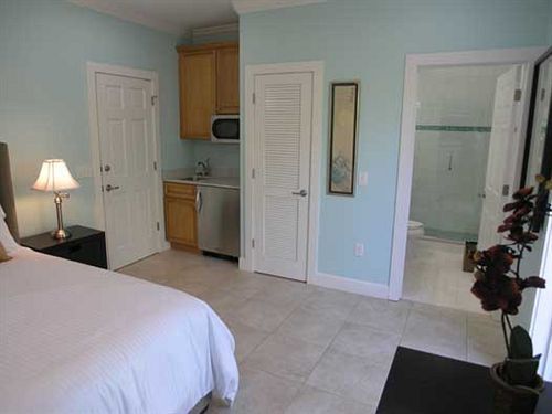 Inn Travelers Palm Key West