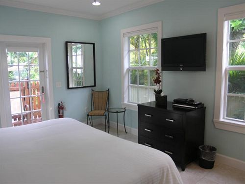 Inn Travelers Palm