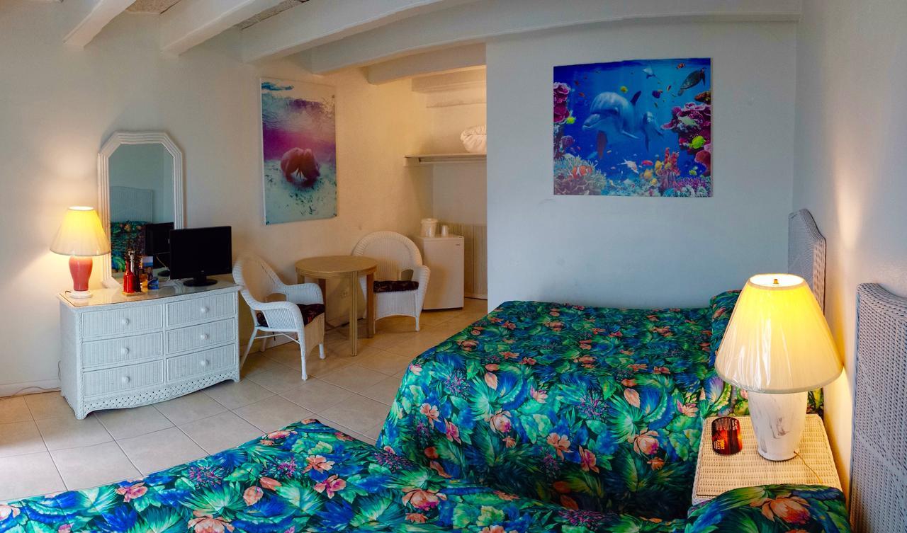 Motel Buccaneer Quarters And 2*