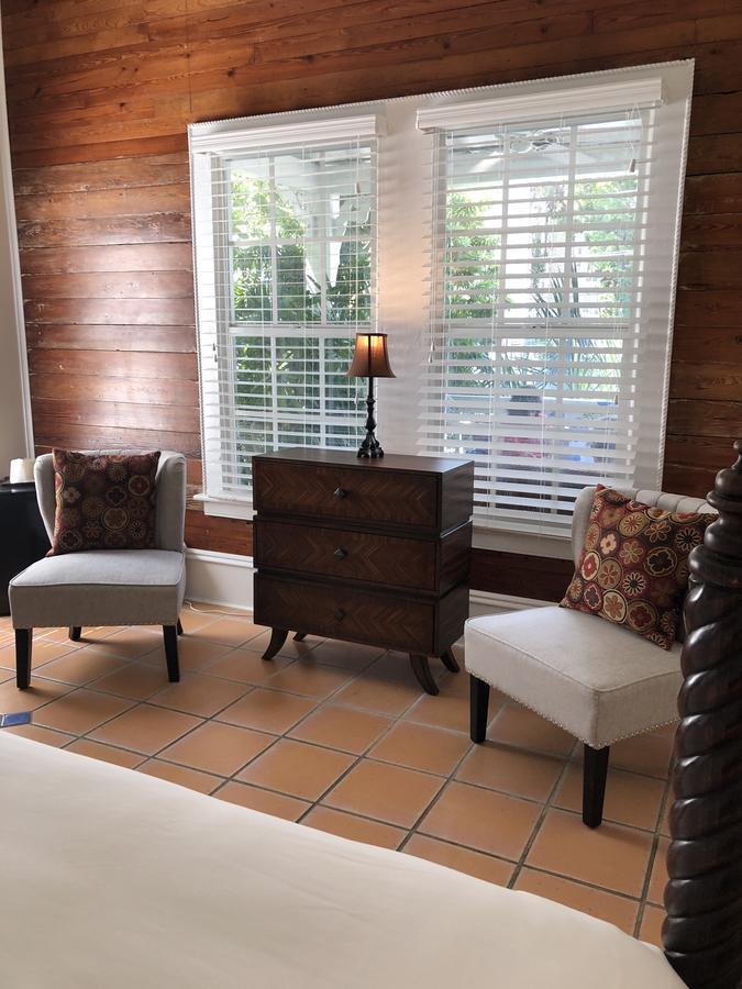 L'habitation Guesthouse- Adult Exclusive Bed & Breakfast