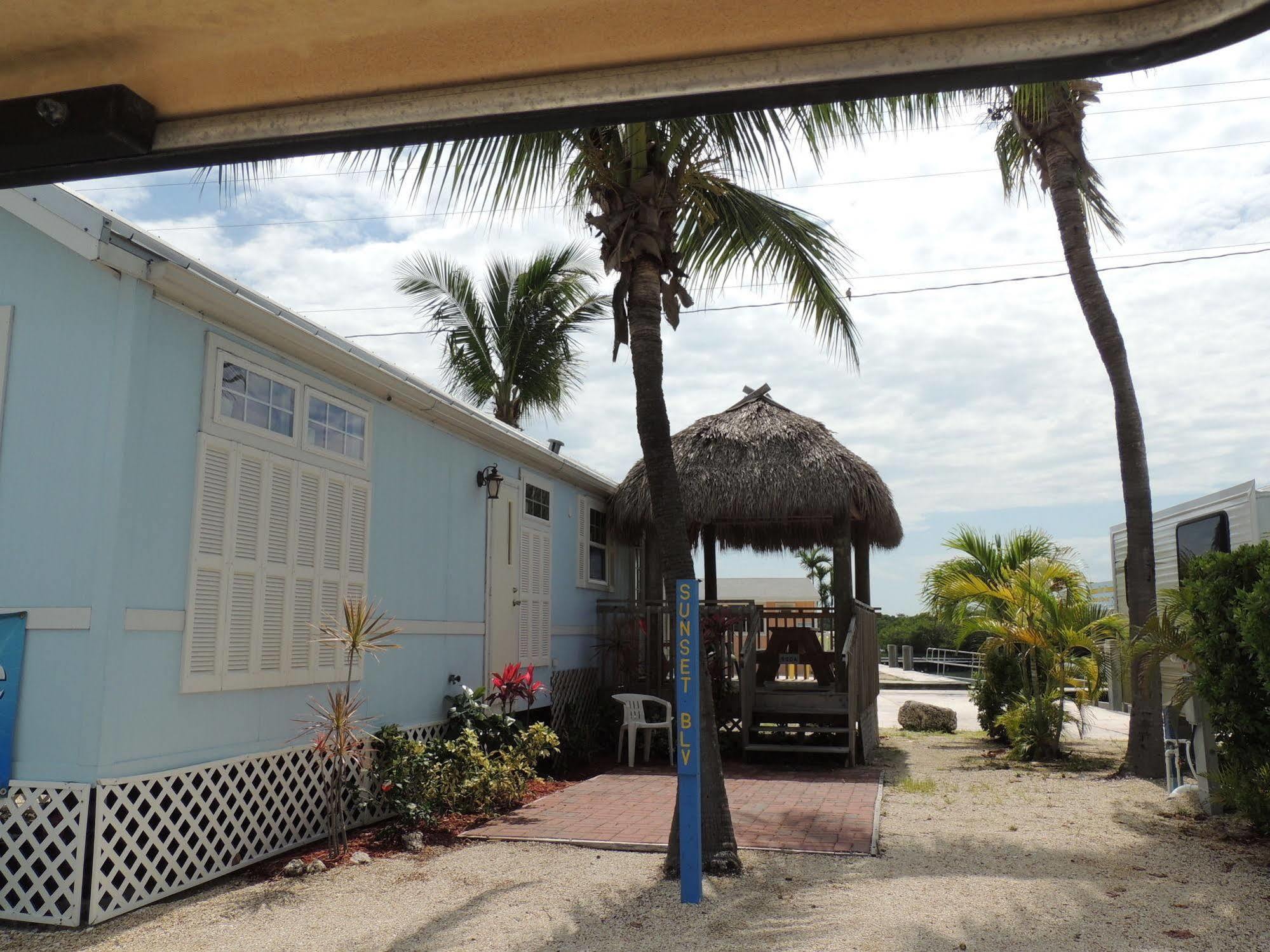 Sunshine Key Rv & Marina Hotel
