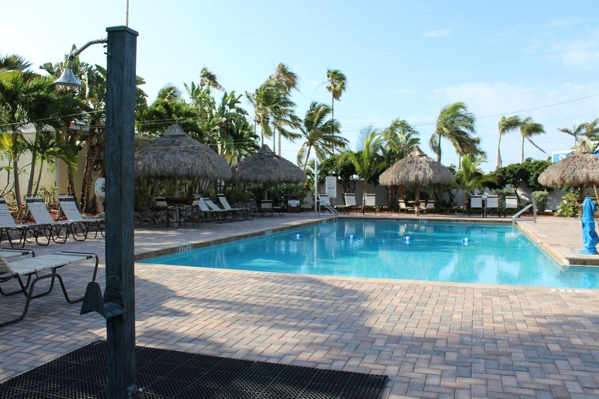 Sunshine Key Rv & Marina Hotel 2*