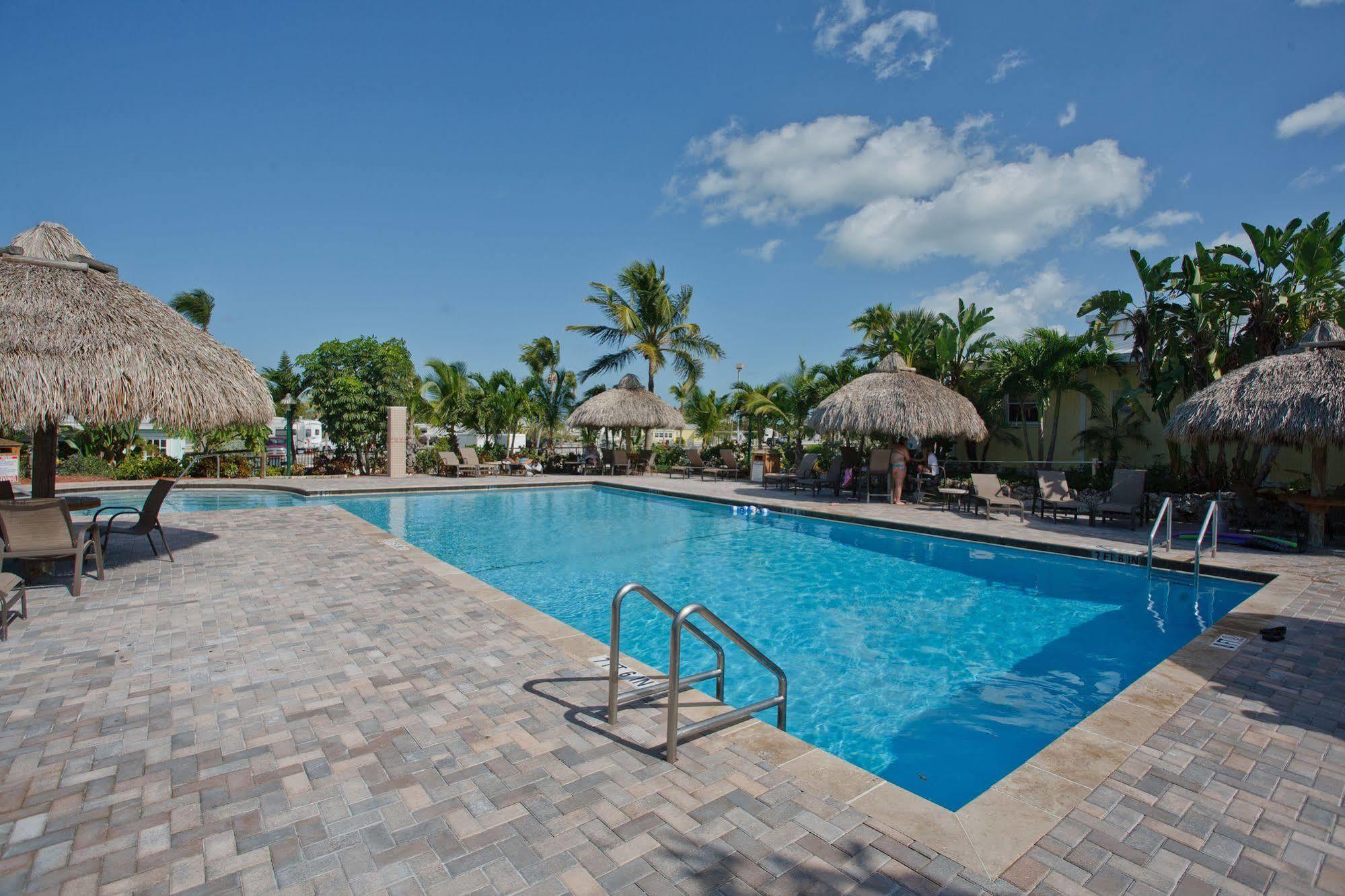 Sunshine Key Rv & Marina 2*