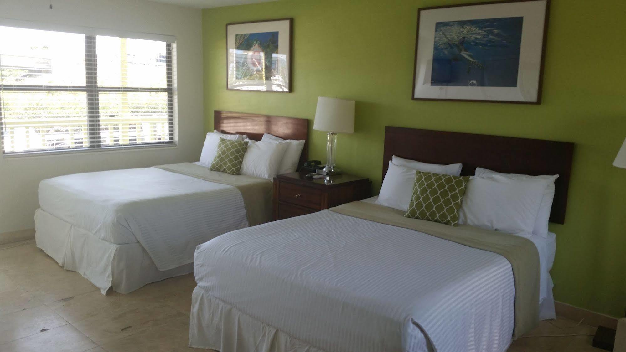 Smugglers Cove And Marina Resort