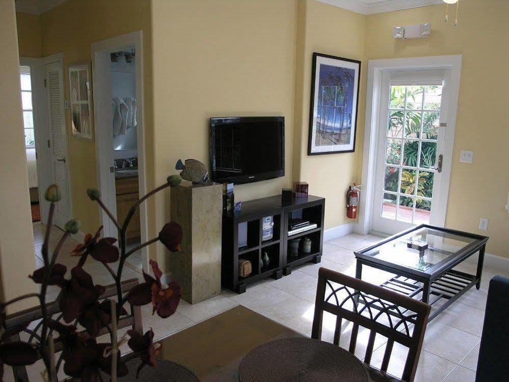 Travelers Palm Key West