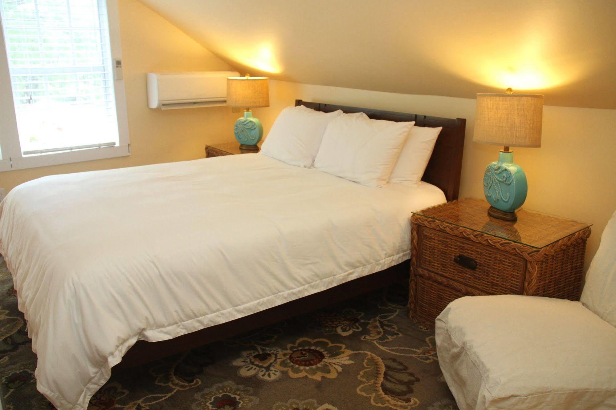 L'habitation Guesthouse- Adult Exclusive Bed & Breakfast