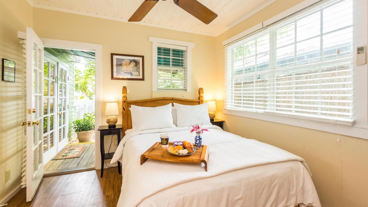 L'habitation Guesthouse- Adult Exclusive Bed & Breakfast Key West