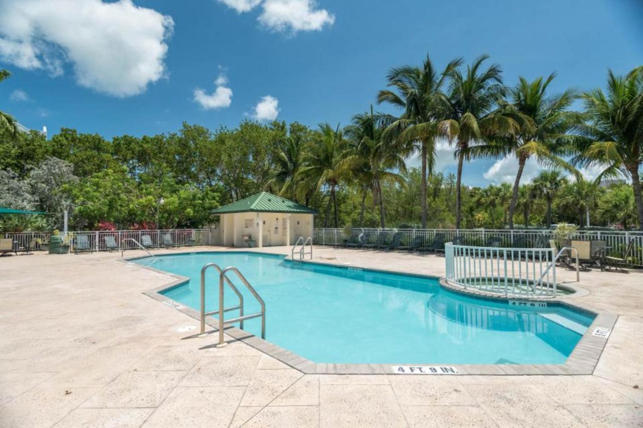Sunrise Suites Grand Bahama #106 * Key West