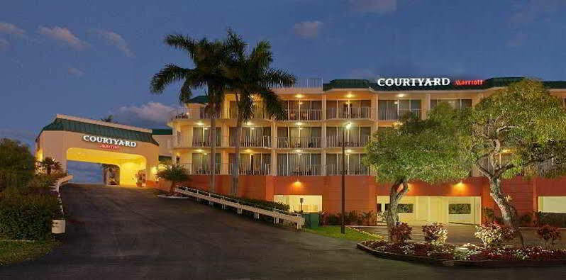 Hotel Courtyard By Marriott