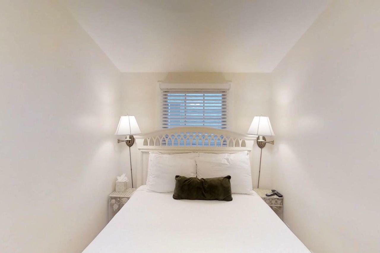 Sea Breeze Holiday home *