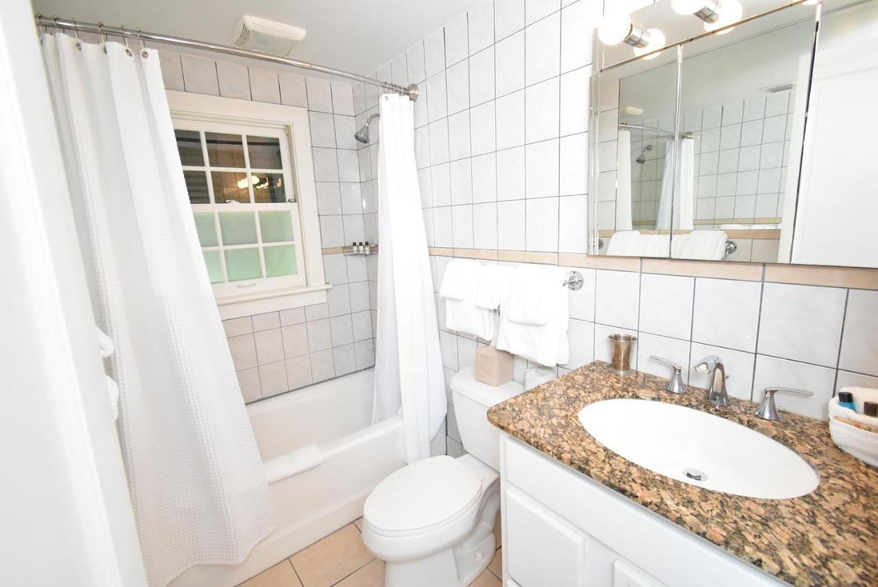 Inn Simonton Court Historic &