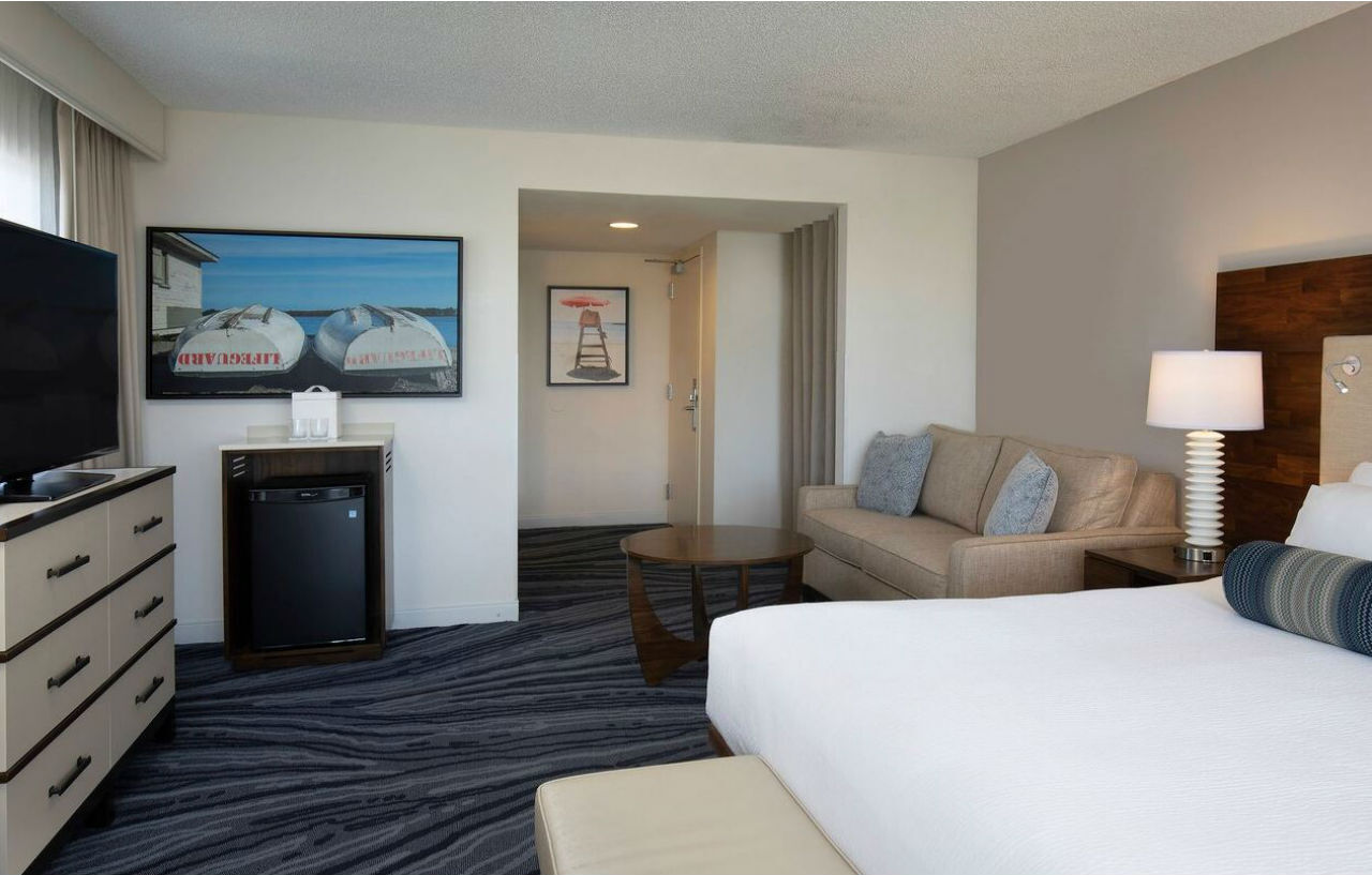 Courtyard By Marriott Hotel
