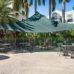 Sunrise Suites Paradise Escape #407