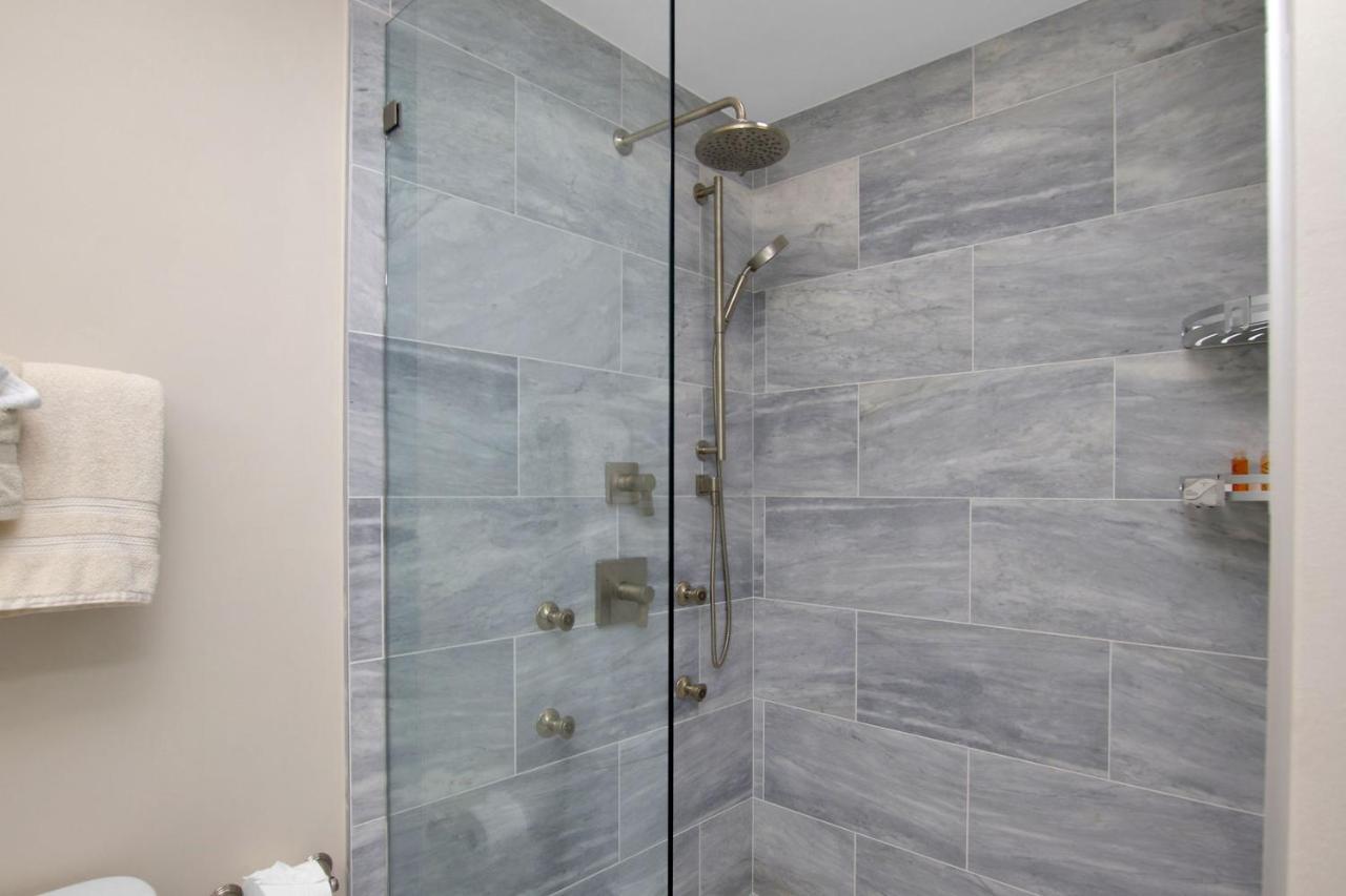 Holiday home Rock Harbor P8 *